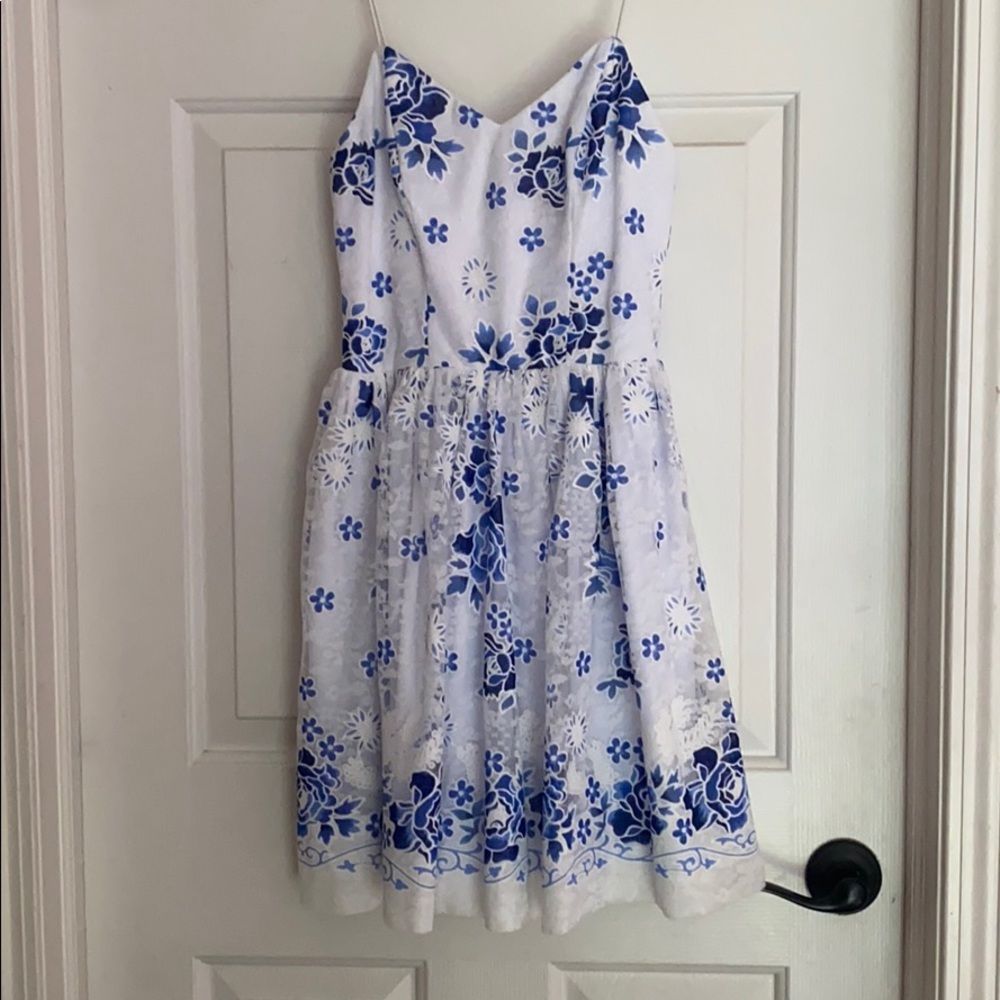 Perfect summer blue and white floral dress
